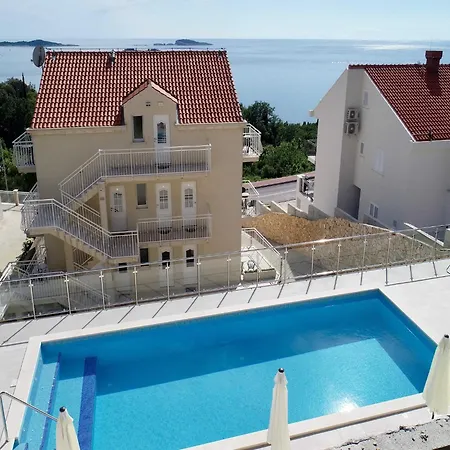 아파트 Samba - Two Bedroom With Balcony And Sea View 믈리니