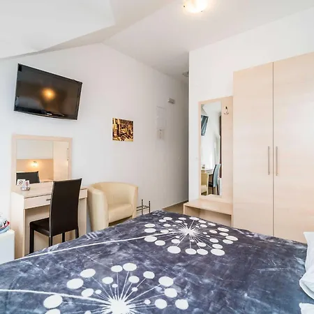 Samba - Two Bedroom With Balcony And Sea View Apartman *