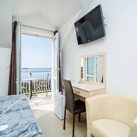 Samba - Two Bedroom With Balcony And Sea View Apartman