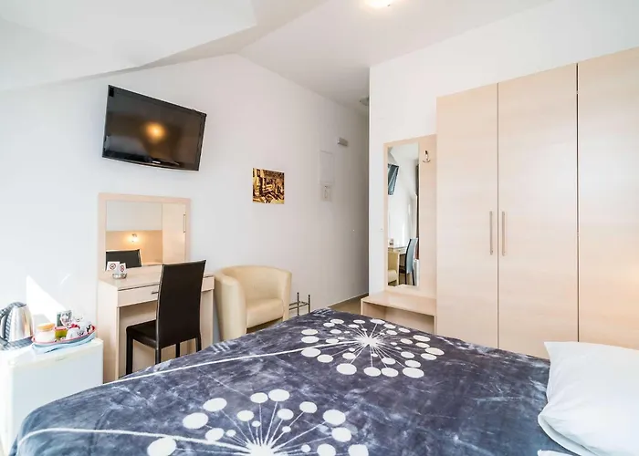 Samba - Two Bedroom With Balcony And Sea View 아파트 *