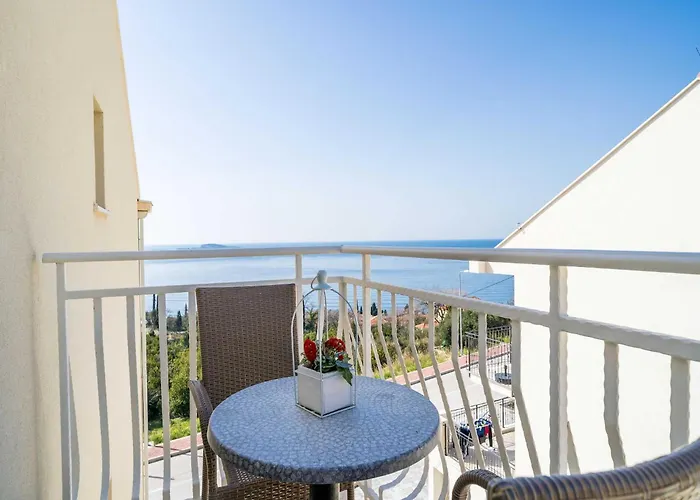 Samba - Two Bedroom With Balcony And Sea View 믈리니