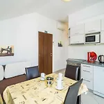 Apartment Samba - Two Bedroom With Balcony And Sea View Mlini
