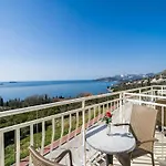 Samba - Two Bedroom With Balcony And Sea View