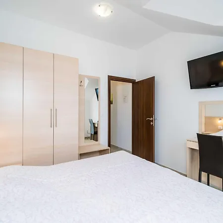 Samba - Two Bedroom With Balcony And Sea View *