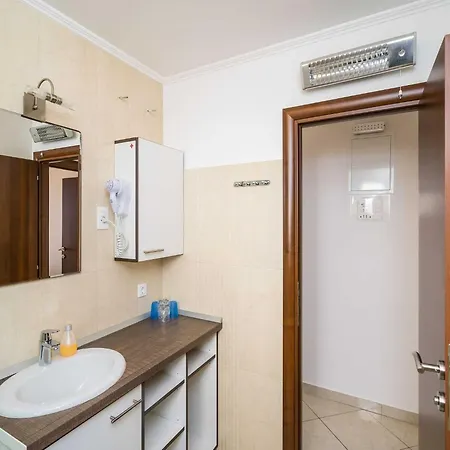 Samba - Two Bedroom With Balcony And Sea View *