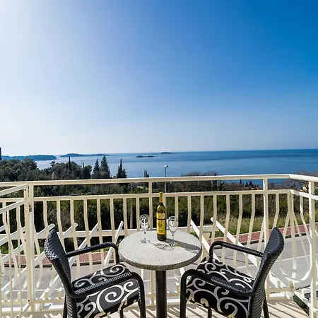 Samba - Two Bedroom With Balcony And Sea View Apartment Mlini