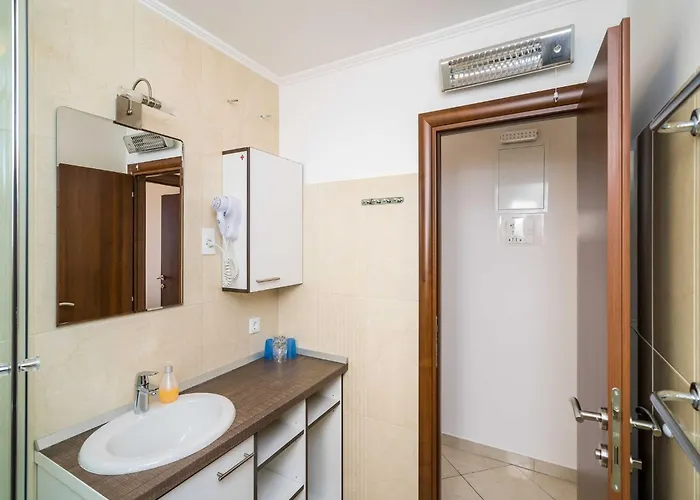 Samba - Two Bedroom With Balcony And Sea View *