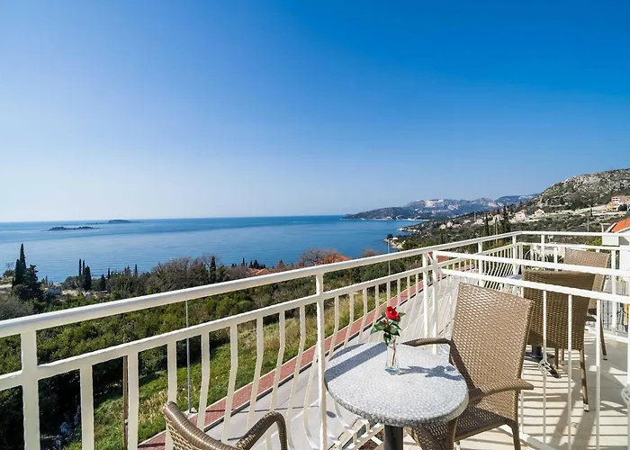 Samba - Two Bedroom With Balcony And Sea View