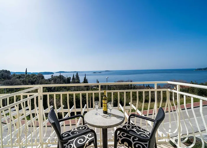 Samba - Two Bedroom With Balcony And Sea View Apartament Mlini