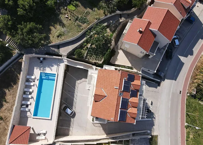 Samba - Two Bedroom With Balcony And Sea View *